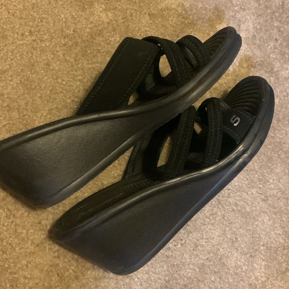 Skechers Wedged Sandals - Picture 5 of 7